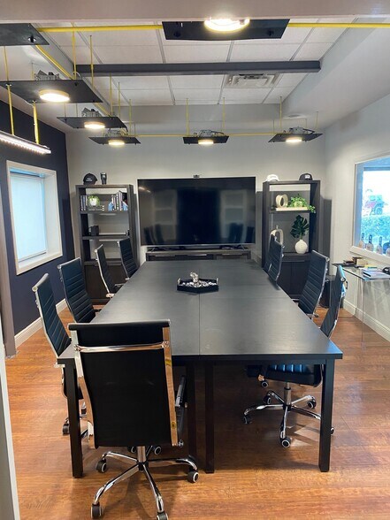 More Photos Of 251 Douglas Rd E, Oldsmar Warehouse For Sale