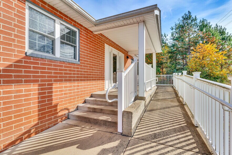 More Photos Of 9279 Kings Hwy, King George Loft Creative Space For Sale
