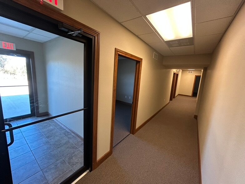 More Photos Of 1607 Tullamore Ave, Bloomington Office For Lease