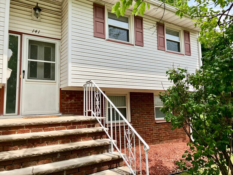 More Photos Of 141 Dunbar Ave, Fords Specialty For Sale