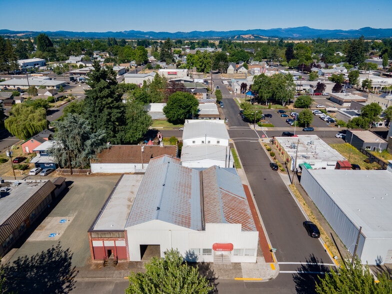 More Photos Of 489 Front St, Junction City Warehouse For Sale