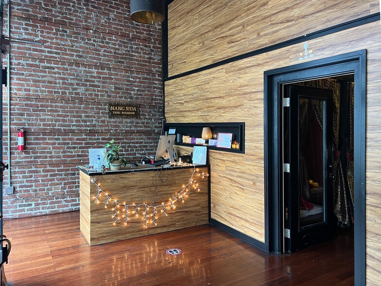 More Photos Of 2122 Dwight Way, Berkeley Apartments For Lease