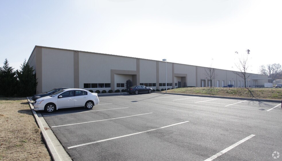 More Photos Of 419 York Southern Rd, Fort Mill Warehouse For Sale