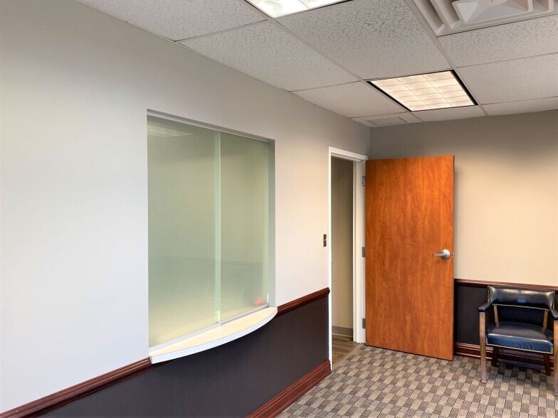 More Photos Of 1475-1495 W Main St, Tipp City Medical For Lease