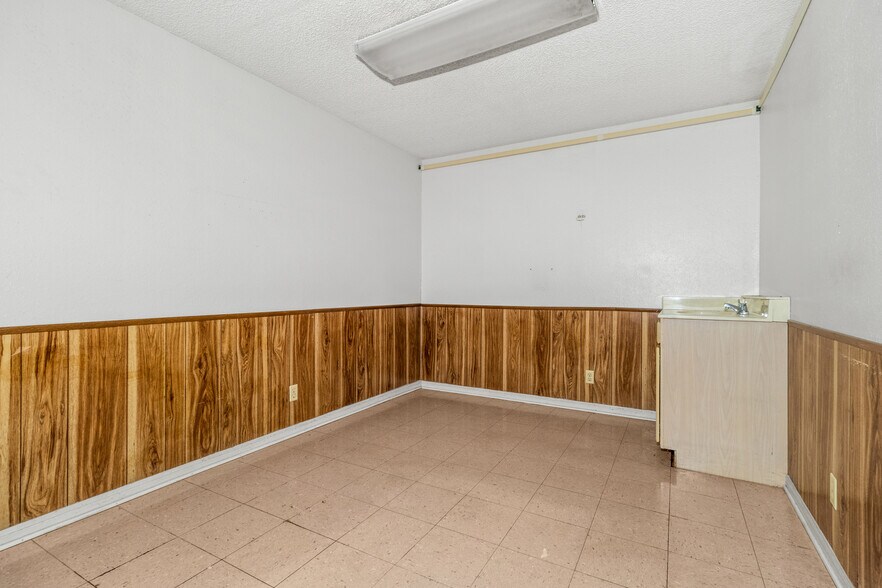 More Photos Of 2900 Trimmier Rd, Killeen Medical For Sale