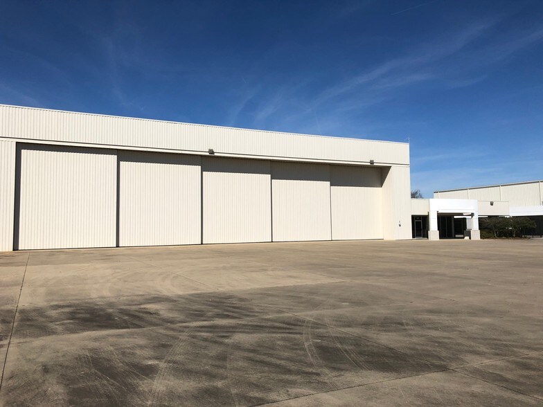 More Photos Of 129 Kensington Dr, Spartanburg Airplane Hangar For Lease
