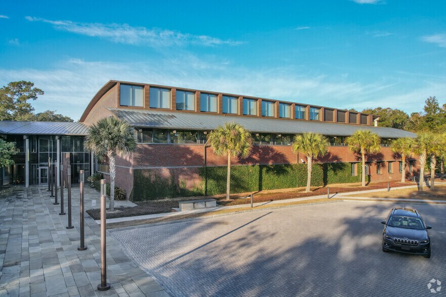More Photos Of 11 Ewall St, Mount Pleasant Office For Lease
