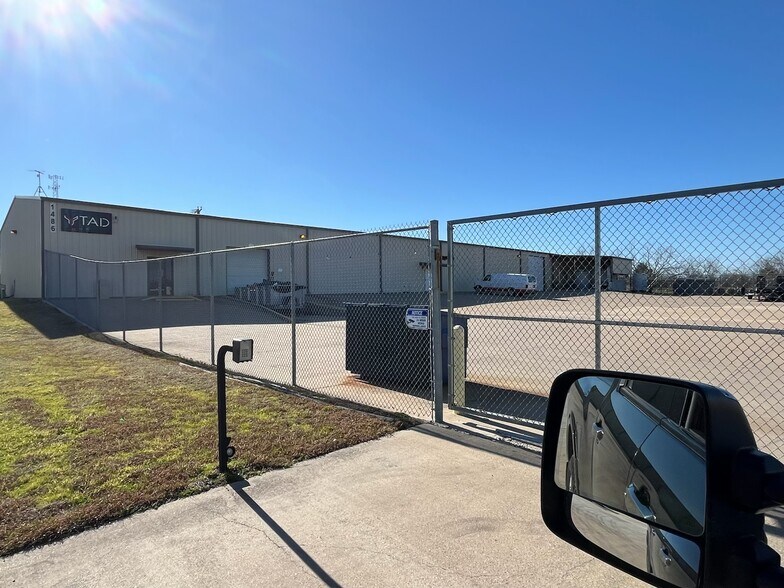 More Photos Of 1486 Champion Rd, Terrell Warehouse For Lease