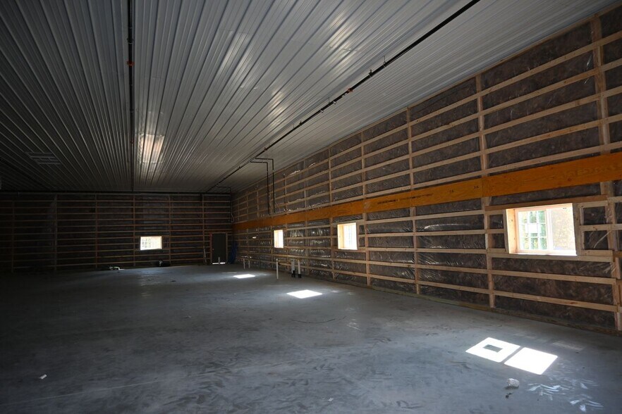 More Photos Of 47 Thames Rd, Hooksett Service For Sale