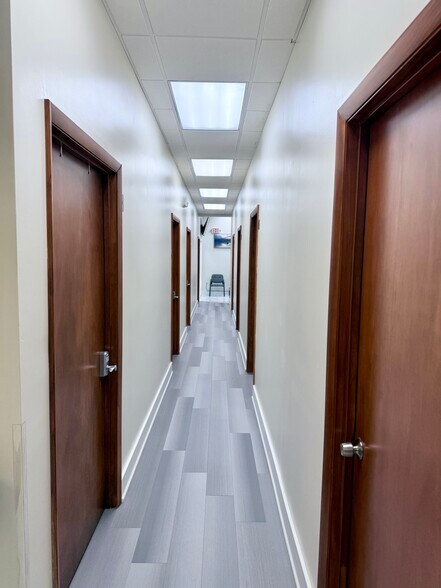 More Photos Of 1911 Harrison St, Hollywood Medical For Lease