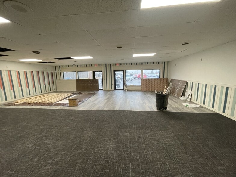 Primary Photo Of 608 S Oak St, Iowa Falls Storefront Retail Office For Lease