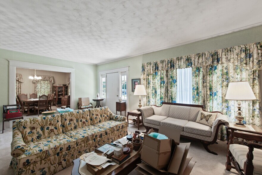 More Photos Of 1556 Highway 29 N, Newnan Office Residential For Sale