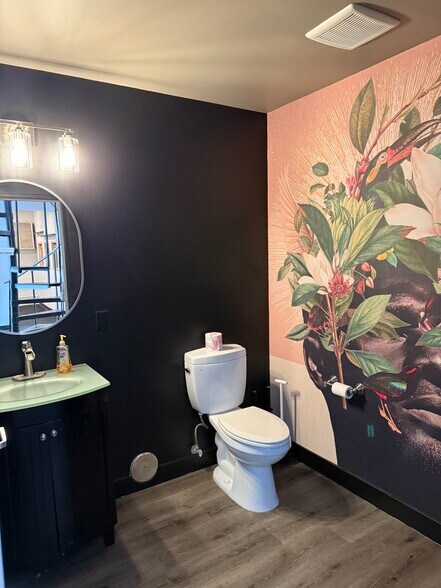 More Photos Of 8950-8956 Ellis Ave, Los Angeles Showroom For Lease