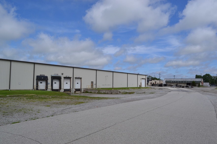 More Photos Of 315 Poston Dr, Crawfordsville Manufacturing For Sale