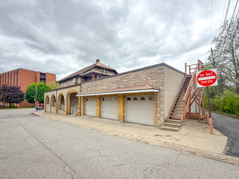 More Photos Of 3721 Main St, Weirton Funeral Home For Sale