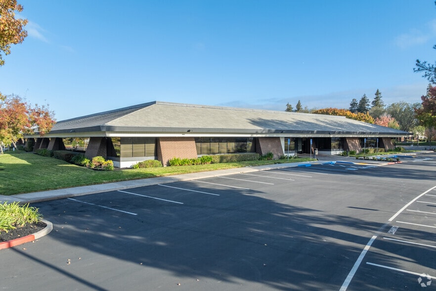 More Photos Of 688-698 Gibraltar Ct, Milpitas Research And Development For Lease