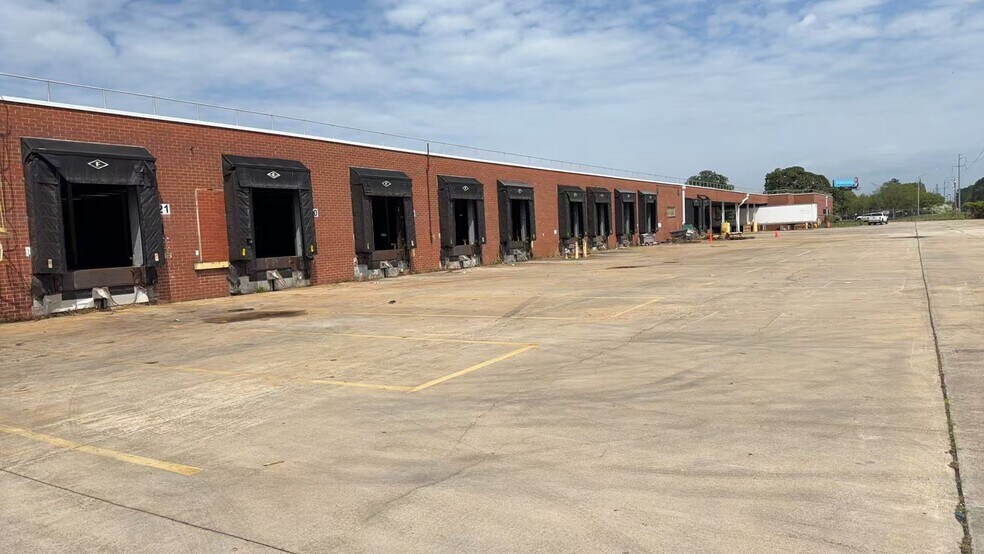 Primary Photo Of 3700 Victory Dr, Columbus Food Processing For Lease