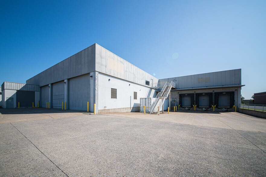 More Photos Of 322 N 3rd St, Paducah Warehouse For Lease