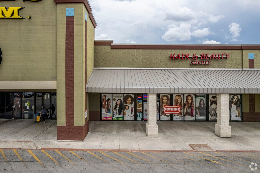 More Photos Of 7650 FM 78, San Antonio Storefront For Lease