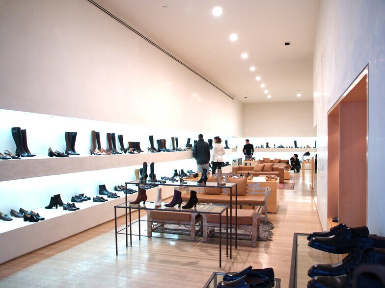 More Photos Of 147 Spring St, New York Apartments For Lease