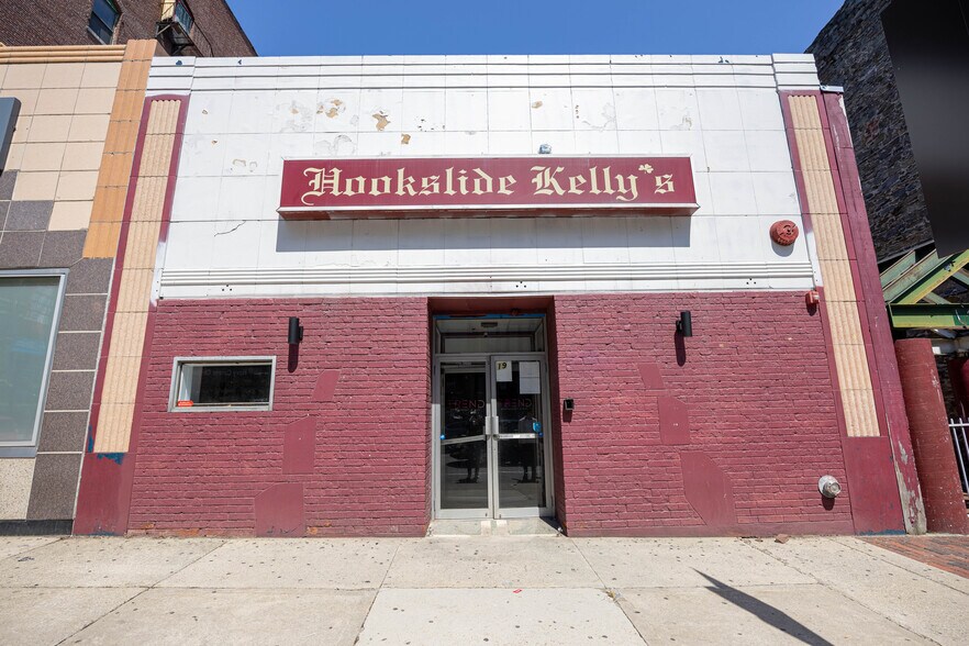 More Photos Of 19 Merrimack St, Lowell Restaurant For Sale