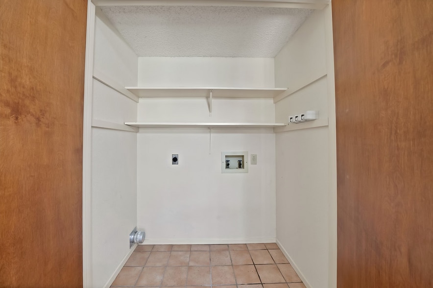 More Photos Of 2415 Sanguinet St, Fort Worth Apartments For Sale