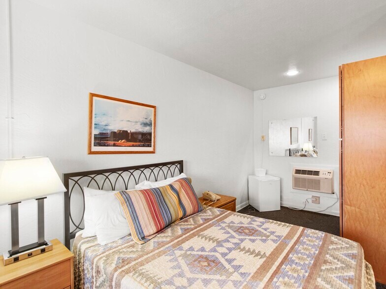 More Photos Of US 163 & San Juan River, Mexican Hat Hotel For Sale