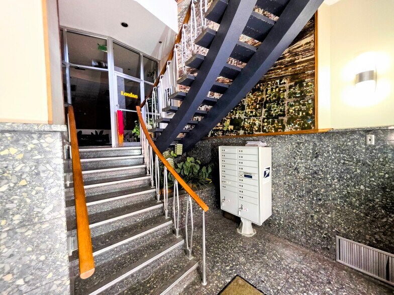 More Photos Of 110 E 17th St, Cheyenne Office For Sale