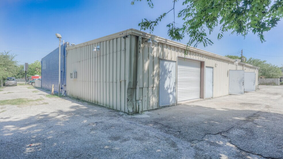 More Photos Of 550 FM 1959 Rd, Houston Storefront Retail Office For Lease