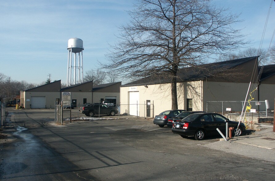 More Photos Of 1 Barry Pl, Stamford Warehouse For Lease