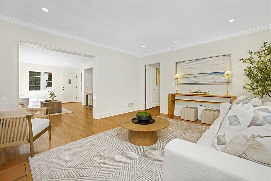 More Photos Of 7621 Norton Ave, West Hollywood Multifamily For Sale