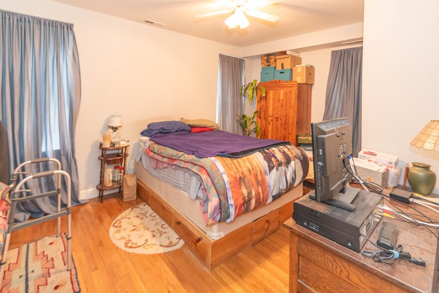 More Photos Of 2445 Lakeview Ave, Baltimore Apartments For Sale