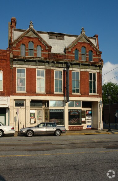 More Photos Of 226 6th St, Augusta Freestanding For Sale