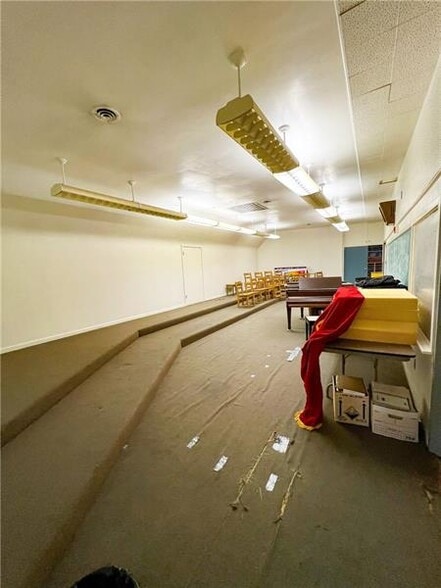 More Photos Of 230 E Jefferson St, Butler Religious Facility For Sale