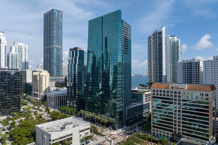 More Photos Of 1395 Brickell Ave, Miami Office Residential For Lease