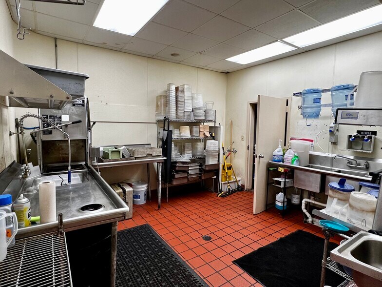 More Photos Of 117 Walnut St, Hattiesburg Restaurant For Sale