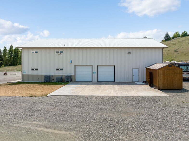 More Photos Of 4771 W Van Giesen St, West Richland Light Distribution For Lease