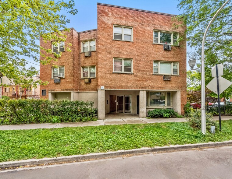 Primary Photo Of 7319 N Rogers Ave, Chicago Apartments For Sale