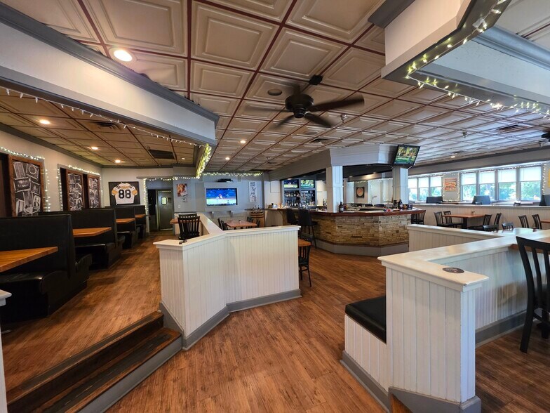 More Photos Of 9 Park Ln, Hilton Head Island Restaurant For Sale