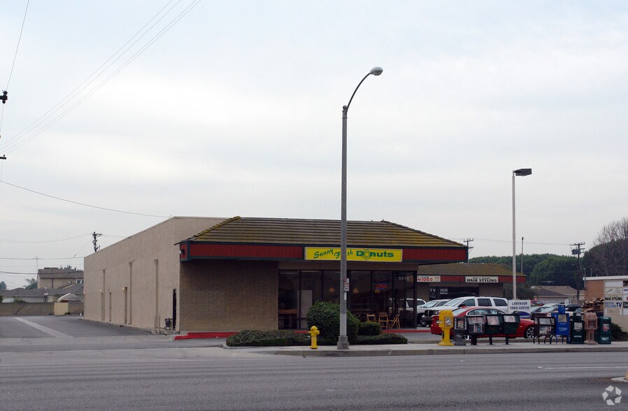 More Photos Of 5520-5574 South St, Lakewood Unknown For Lease