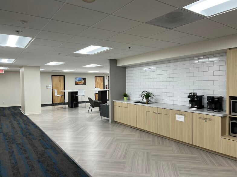 More Photos Of 330 Rancheros Dr, San Marcos Research And Development For Lease