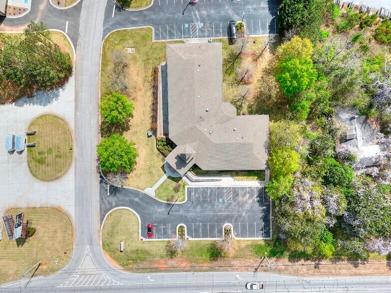 More Photos Of 500 Plantation Park Dr, Loganville Office For Lease
