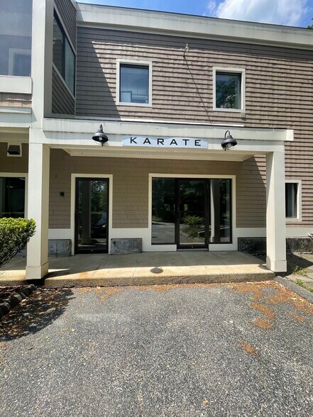 More Photos Of 11 S Main St, Sherborn Freestanding For Lease