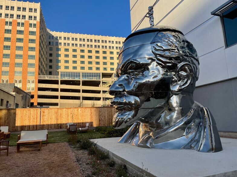 More Photos Of 345 W Commerce St, San Antonio Storefront Retail Office For Sale