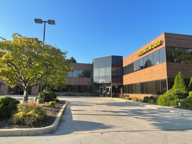 More Photos Of 601-611 N Barker Rd, Brookfield Office For Lease