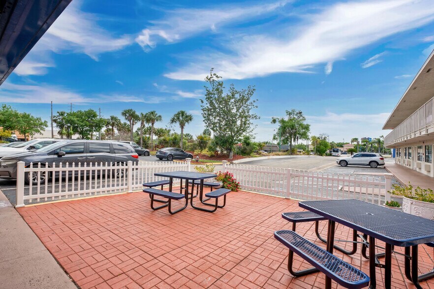 More Photos Of 7455 W Irlo Bronson Memorial Hwy, Kissimmee Hotel For Sale