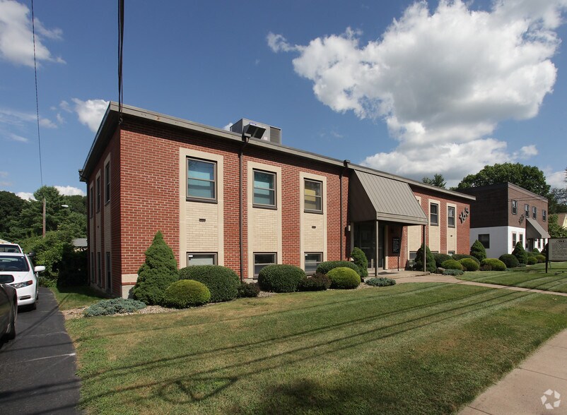 More Photos Of 153 Main St, Manchester Medical For Sale