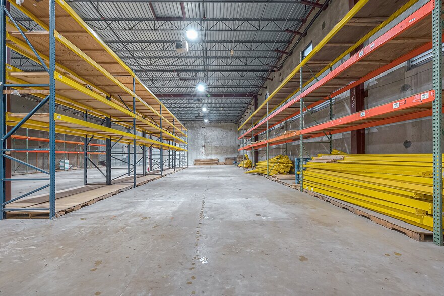 More Photos Of 11820 S Sam Houston Pkwy W, Houston Warehouse For Lease