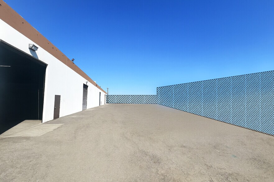 More Photos Of 12020-12040 Western Ave, Garden Grove Manufacturing For Lease