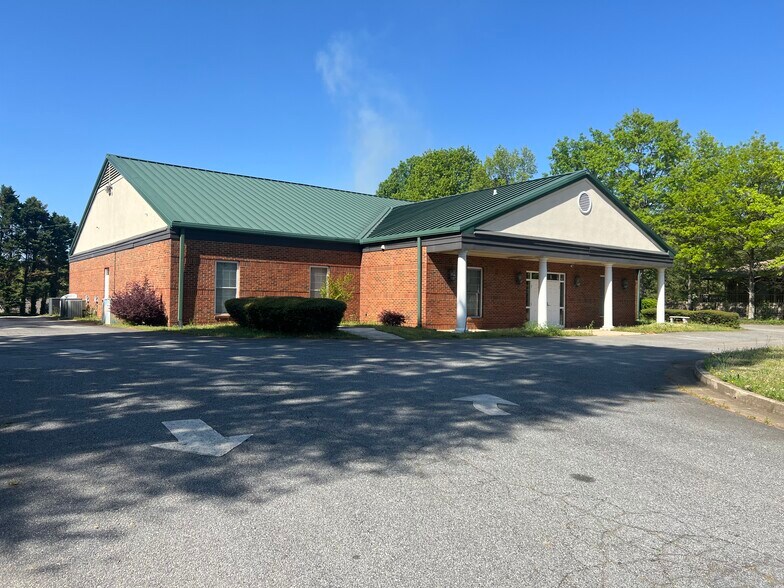 More Photos Of 908 Killian Hill Rd, Lilburn Office For Sale